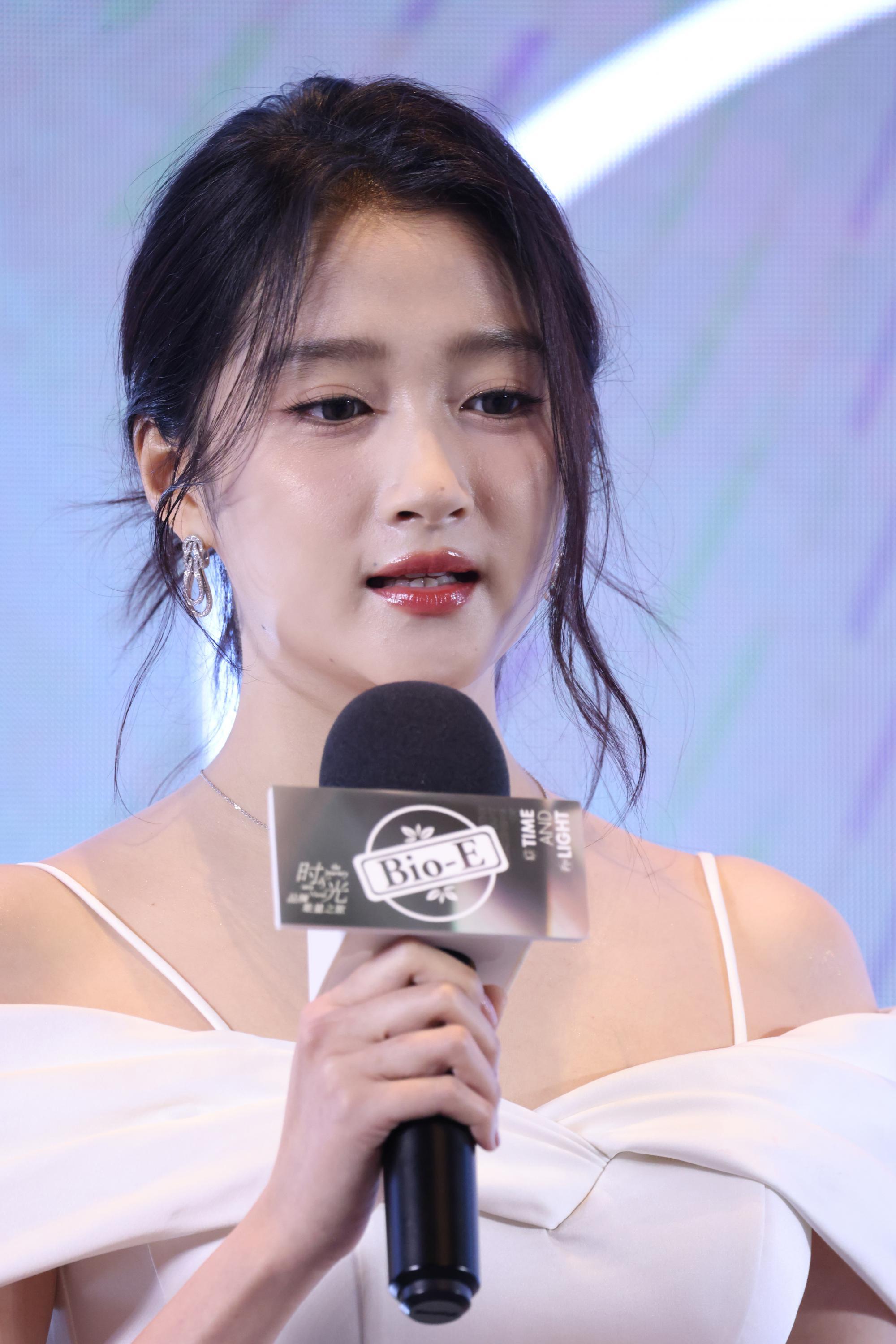 关晓彤现场头部正面生图照[10]